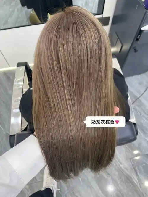 最火奶茶灰棕掉色也好看的发色