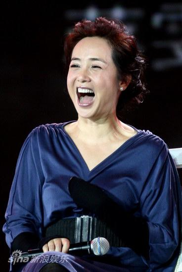 图文我们天上见首映蒋雯丽开朗大笑