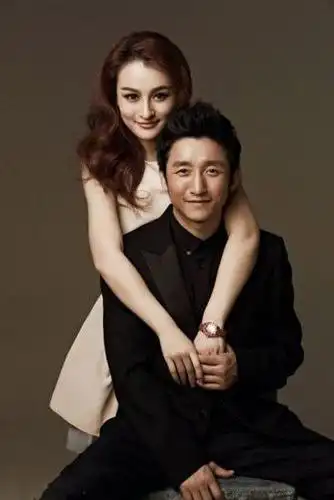 如今竟然过着女人都羡慕的生活!