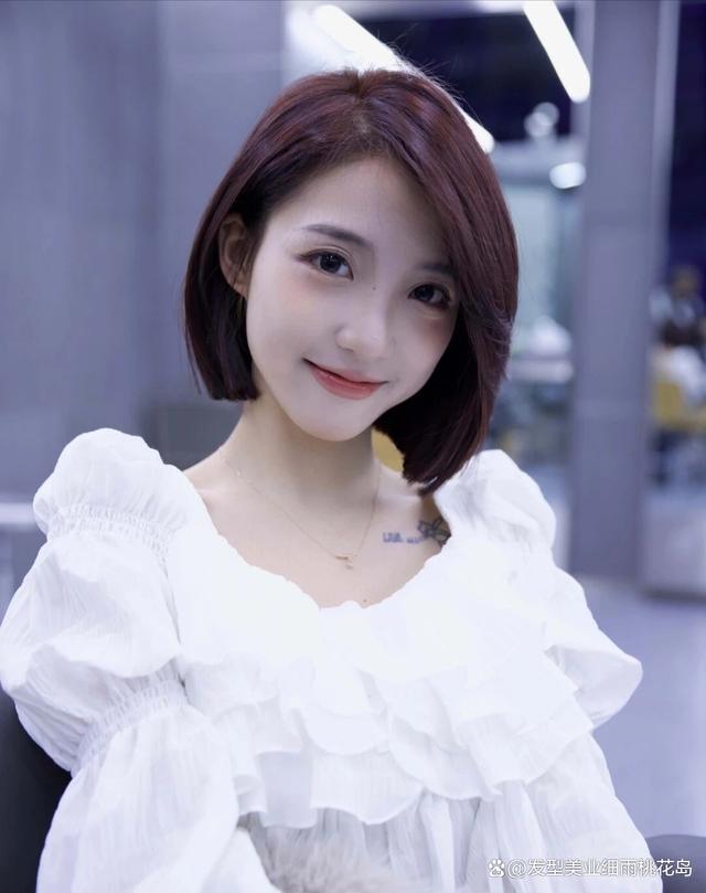 普通的盐系短发最耐看