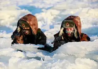 11月21日,黑龙江省军区黑河军分区某边防团"黑河好八连"哨兵冒着零下