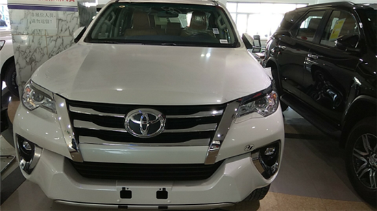 2023款丰田穿越者27对比霸道2700如何