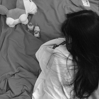 黑白女头像伤感高冷