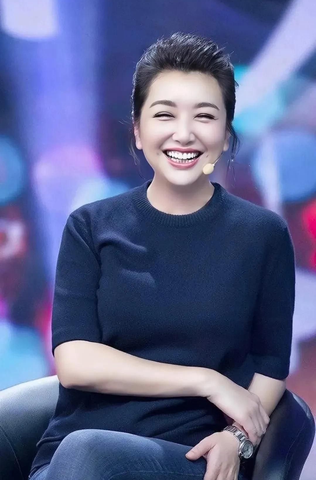 温婉秀雅的江珊,惊艳迷人,端庄优雅的写真照!_高清图集_新浪网