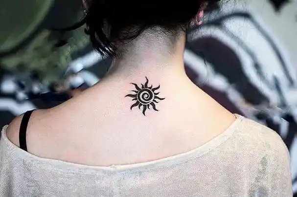 《刺青》-太阳98素材 太阳纹身一般代指重要的人,或者象征着 - 抖音