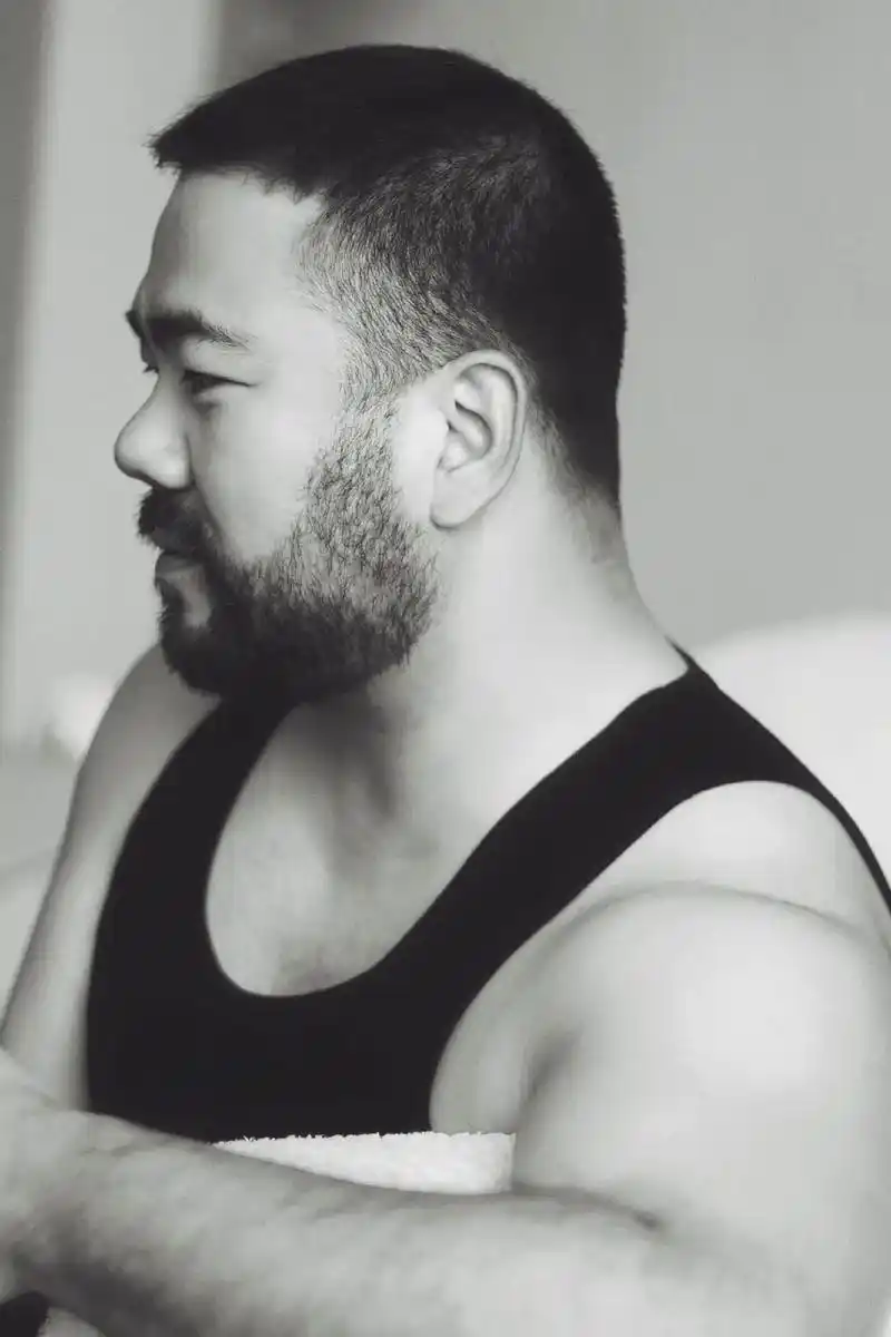 马特黑白#络腮胡子 #侧颜杀 #不一样的自己 #男生写真 # - 抖音