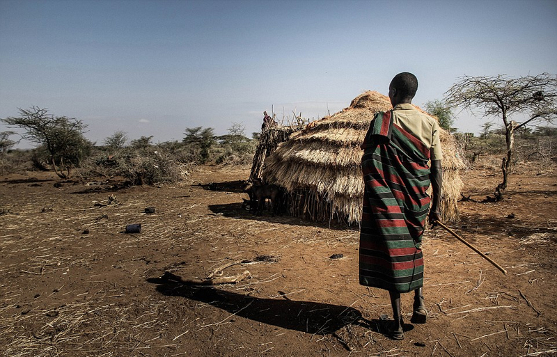 非洲部落土著每天走10小时找水饱受折磨组图