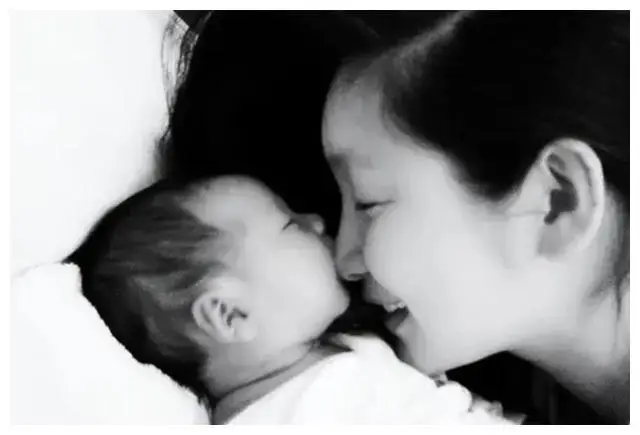 原创37岁秦海璐生下巨婴症儿子婆婆疼孙胜亲妈孩子现状如何