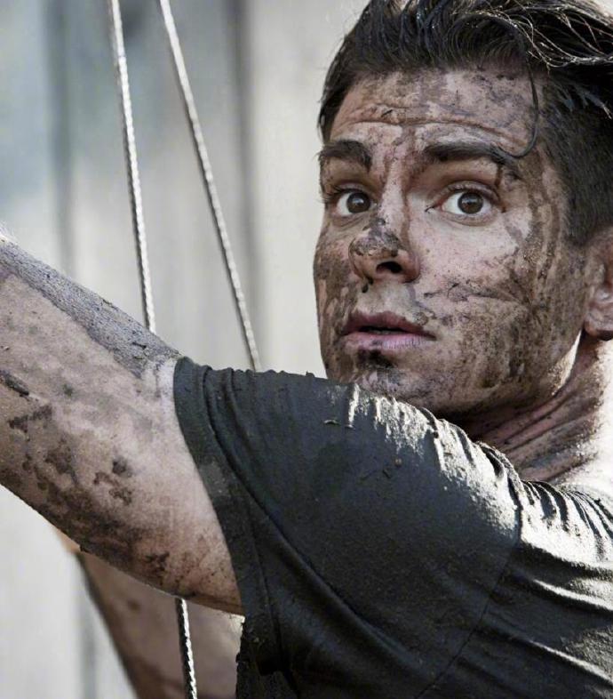 安德鲁·加菲尔德的39岁生日到啦从小鹿眼眸的少年心气,到复杂多元的