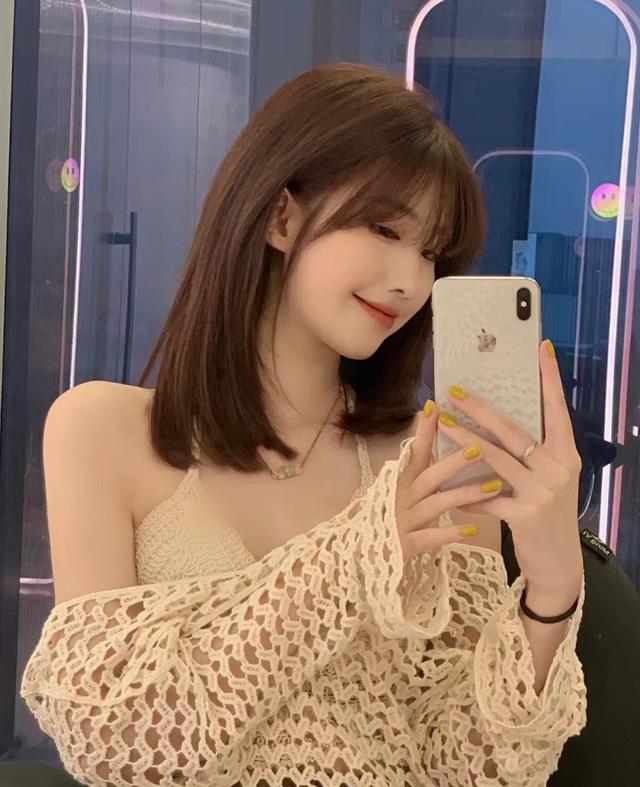 直发什么发型好看(今秋最好看的发型:直发清爽减龄,卷发气质优雅,你