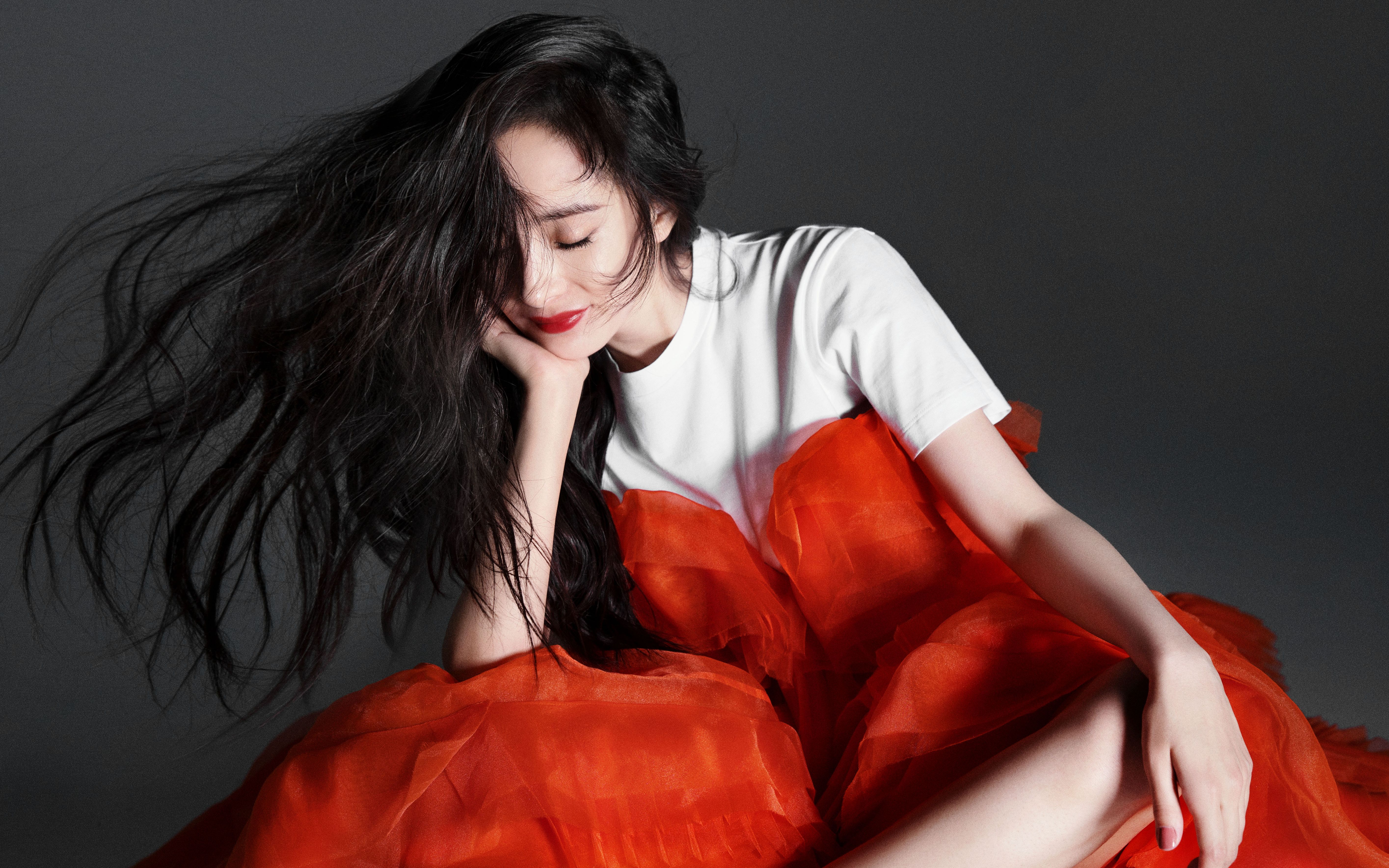 红秀grazia封面视频 | 第398期 | 杨幂 棱角还在