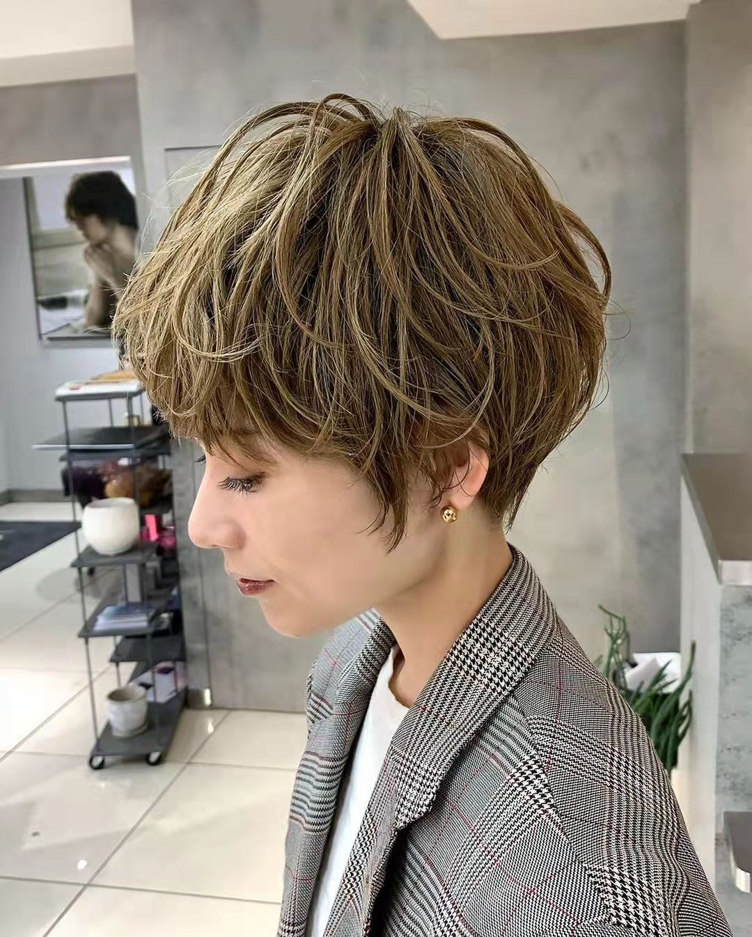 纹理烫画是一种自然随意的卷发类型,和传统的卷发不同的地方就在于