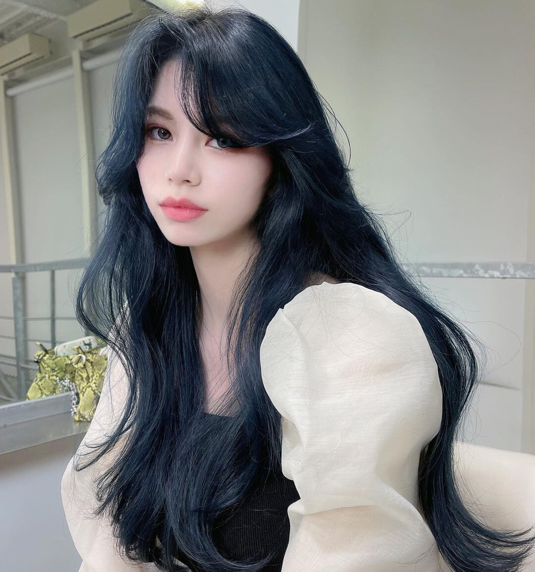 墨蓝色2021最有质感的发色 需要漂发但只漂到了橙黄色,不用漂太浅