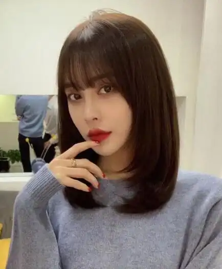 直发发型女中长发2023最洋气直发发型推荐