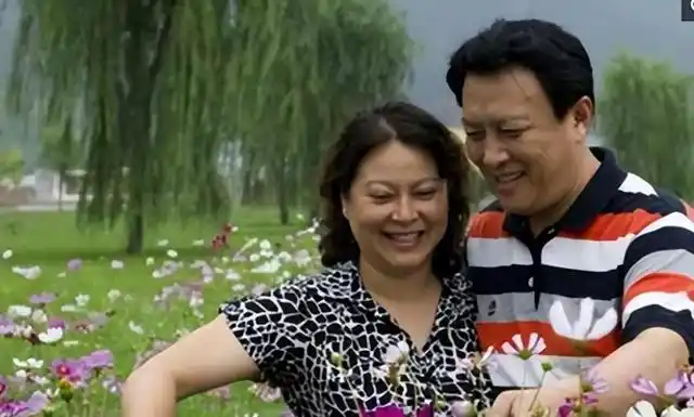 唐国强处境国内淘金妻儿在国外花为残疾儿子的婚恋担忧