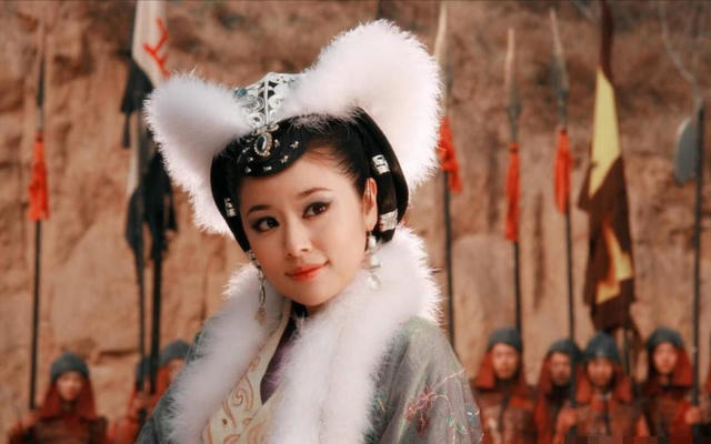 这是生怕别人看不出来妲己是只狐狸精吗