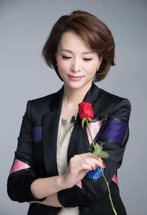 "央视一姐"董卿,个人简介及人生经历介绍