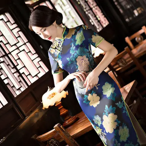 有种女人味叫"旗袍",绝美得摄人心魂,适合70后