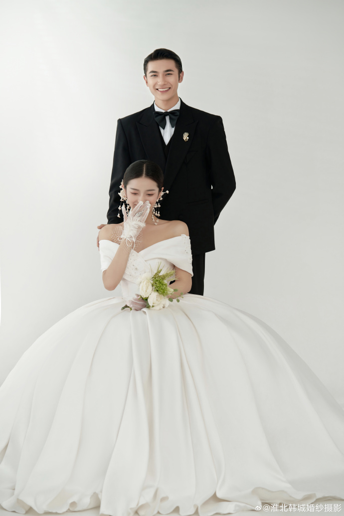 小样6015拍这组极简主纱婚纱照不得迷死你  -  婚纱照风格:|韩式