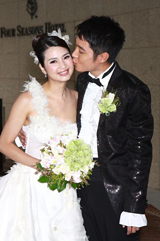 被李嘉欣骂"蠢女人"的洪欣,打醒了多少为爱痴狂的女孩?