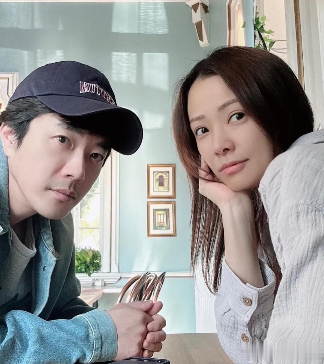 15日,演员权相佑的妻子孙泰英在自己的instagram上传了"happy mother