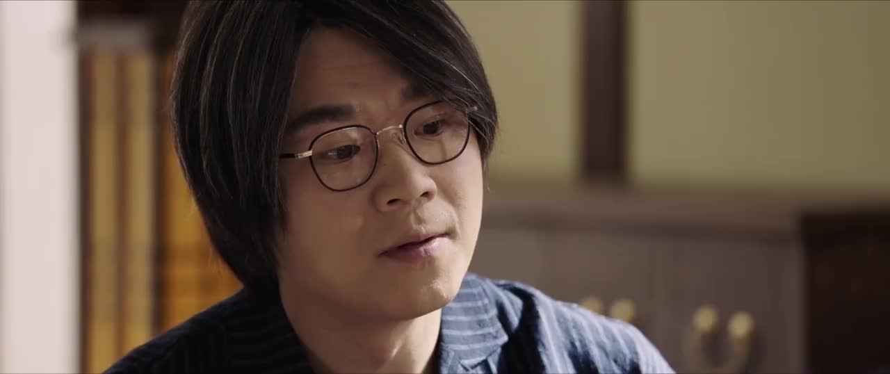 缝纫机乐队大鹏认真的揣测丁建国父亲说的话自己陷入了沉思