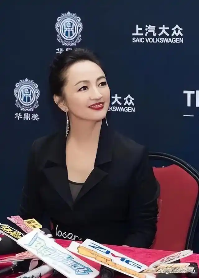 在家当保姆复出拍戏被冷落50岁华谊老板娘罗海琼也没逃过这劫