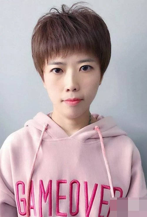 女生剪自然时尚短发造型 超养眼的短头发大盘点