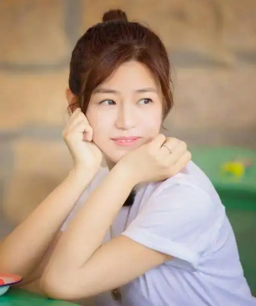 经常扎马尾留什么刘海(扎马尾适合留什么样的刘海)-握米百科