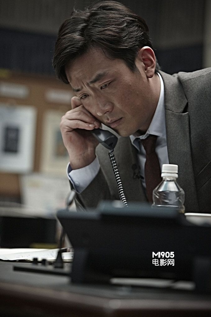 韩片《恐怖直播》曝剧照 河正宇表情演技受期待_海外爆料_图集_电影网