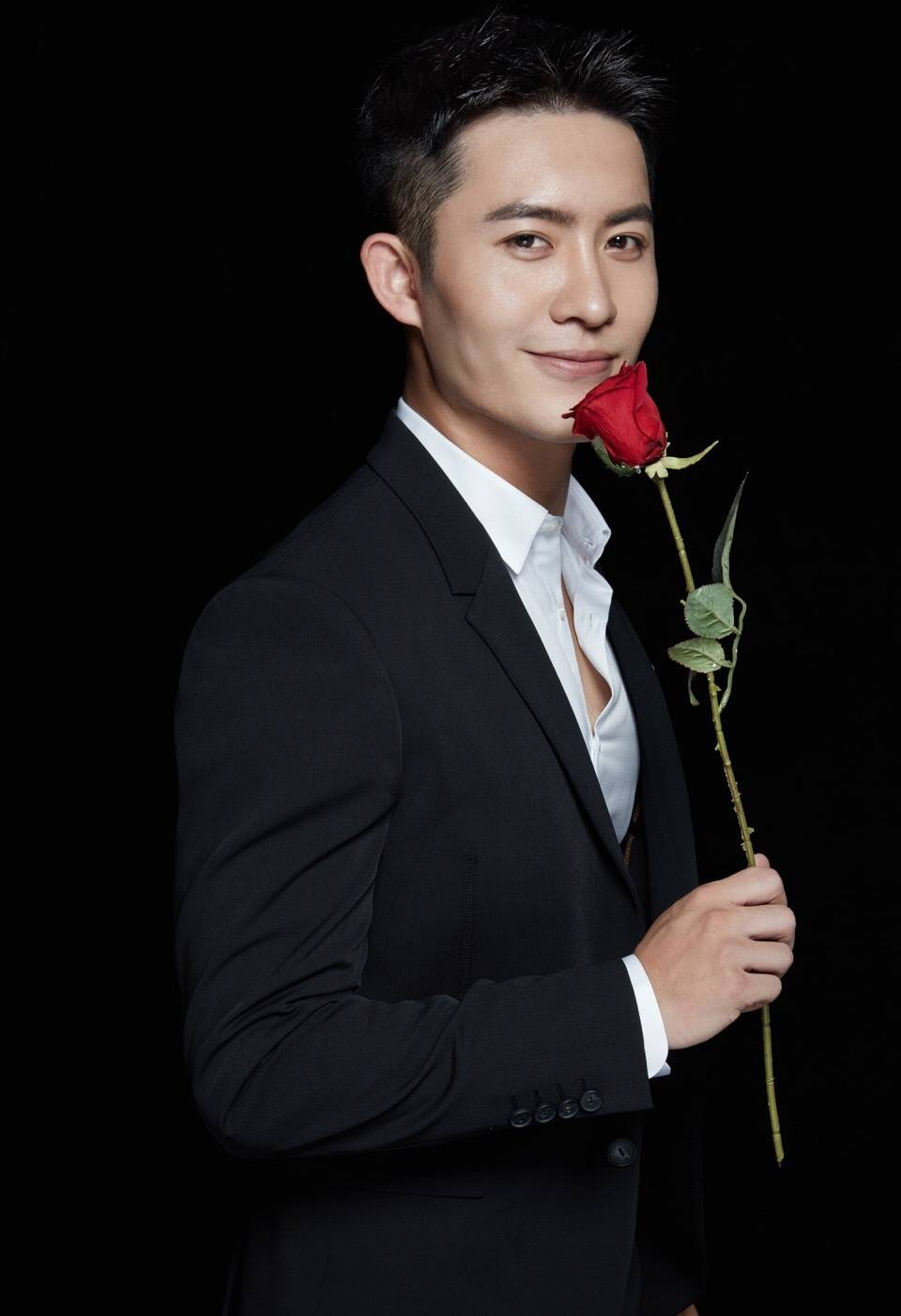 职qstar养成计划本人89年蛇退伍军人重庆人身高182体