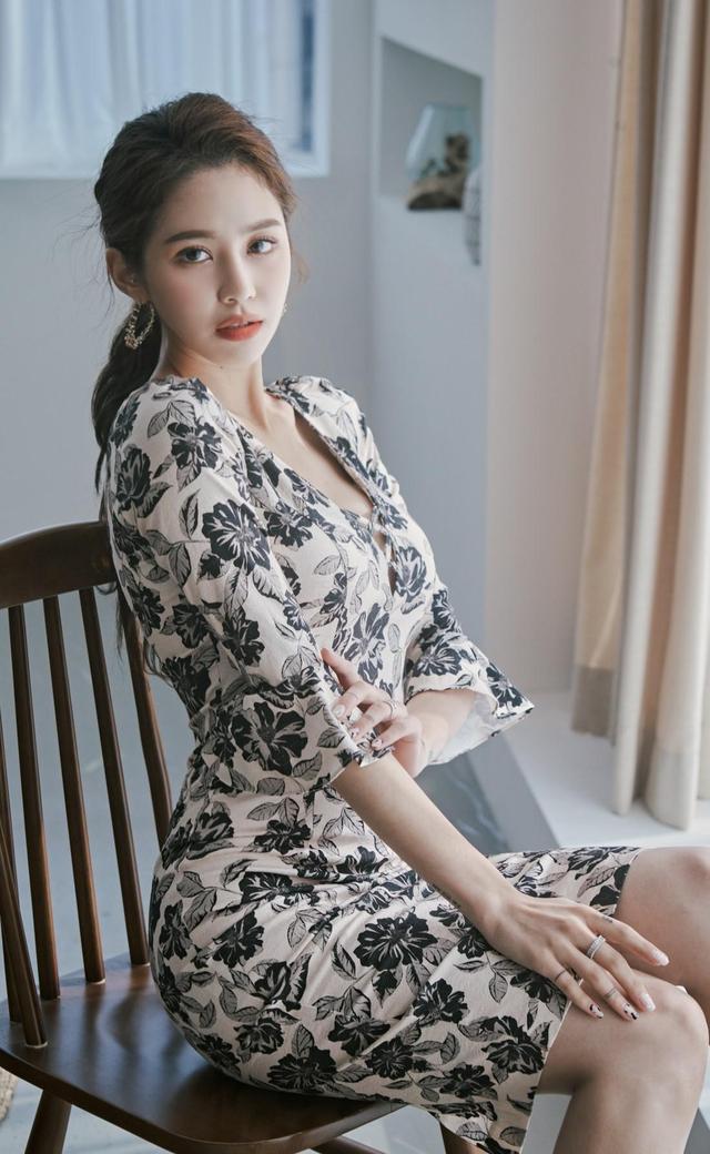 印花早已是一种时尚,它简单大方,能展现个性与魅力,对于本身就女人味