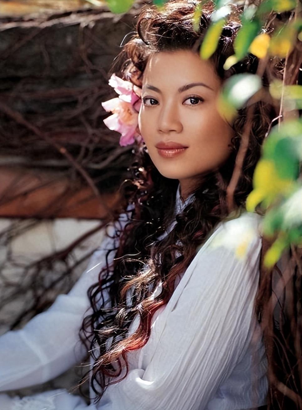 回顾张也55岁还未婚和62岁的吕继宏互相陪伴多年却至今未婚