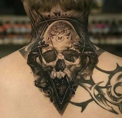 30款男性超帅气的黑灰色脖子纹身图案大全(22/30)-纹身图片网