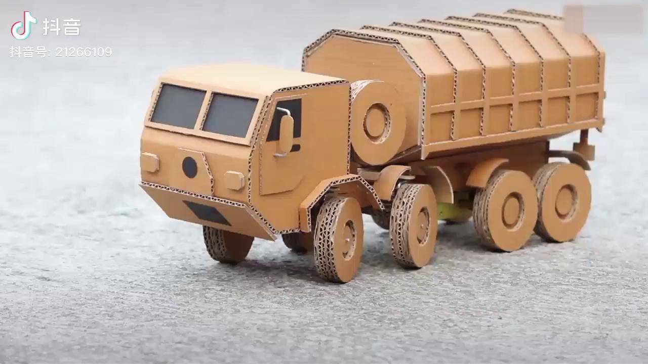 手工diy利用废旧硬纸皮手工diy制作卡车遥控玩具车