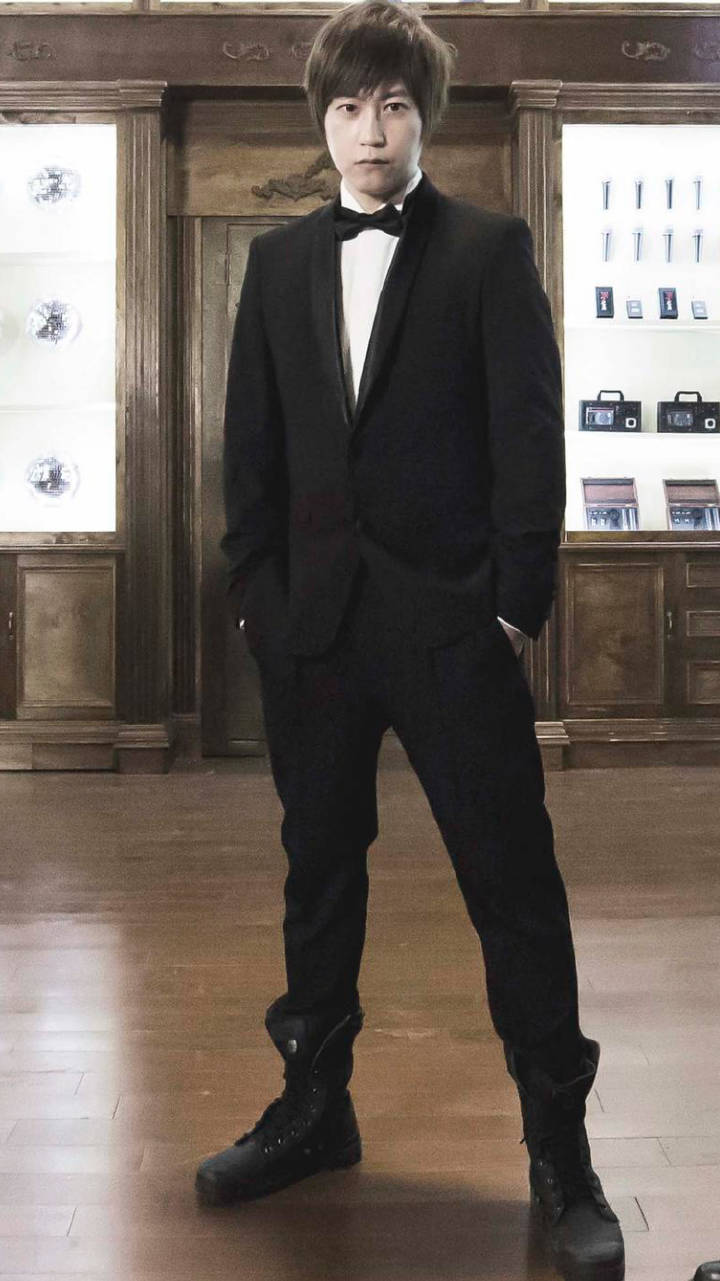 陈信宏穿西装.(瞬间变迷妹o(*////▽////*)o