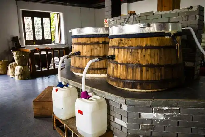 实拍:溧阳南山竹海的酒作坊传承着古法酿酒