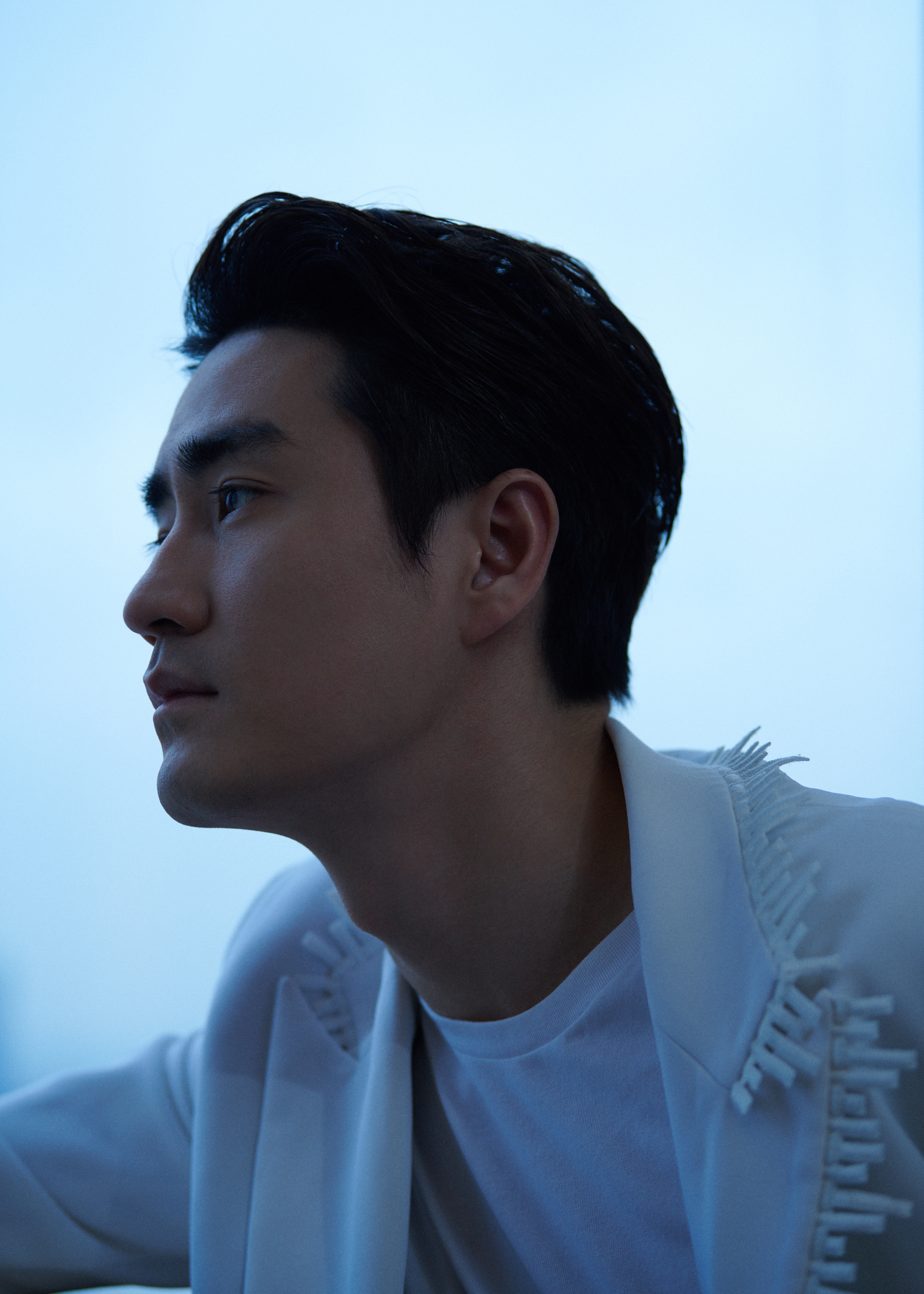 杨玏亮相电视剧盛典凭三十而已摘获品质男演员