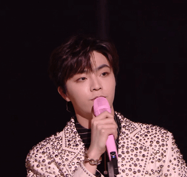 陈立农湖南跨年敬长大温暖感#这一次陈立农在湖南卫视跨年夜上的表现