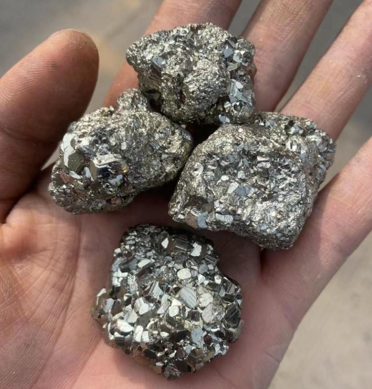 天然黄铁矿 原石黄铁矿黄铜色矿石 标本愚人金教学收藏金属装饰