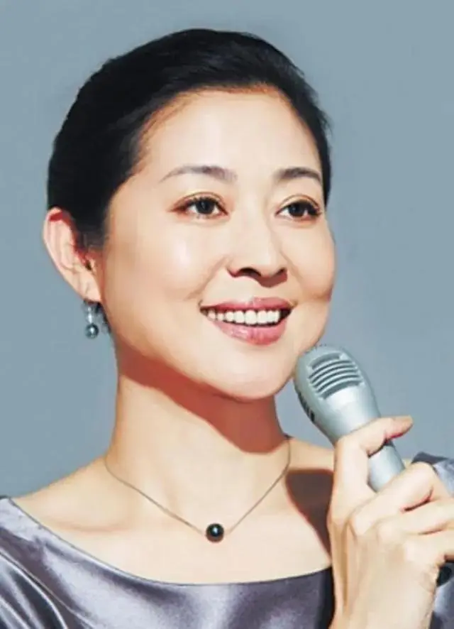 原创倪萍感谢陈凯歌不娶的恩情儿子很孝顺老公是绝世好男人