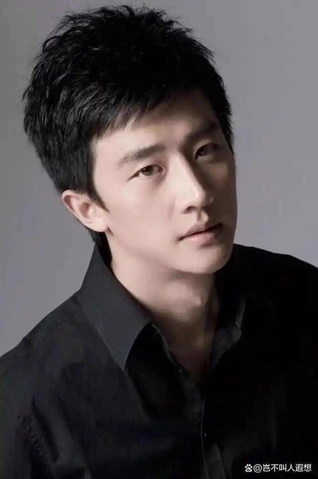 娱乐圈十大小眼睛帅气男明星看看有没有你喜欢的