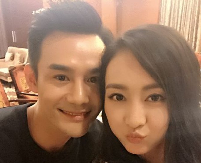 原创王凯王鸥牵手成功微博互动官宣甜蜜恋情明年二月结婚