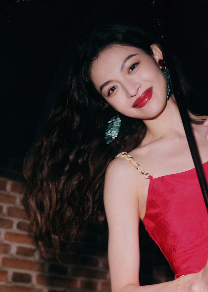 ur2024山谷时装秀##ur全球品牌大使钟楚曦##天猫超级品牌日