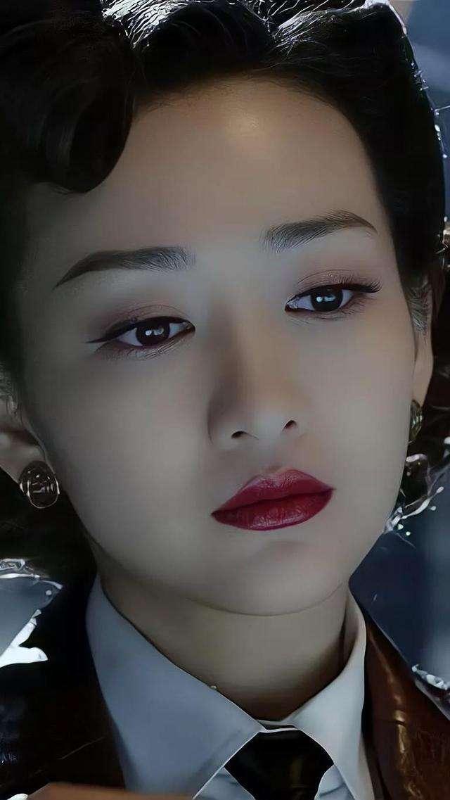 王鸥疑似整容?年轻旧照被扒出,五官与现在的差别判若两人!