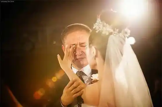 远嫁的女儿,注定是父母走丢了的孩子!看完泪目了