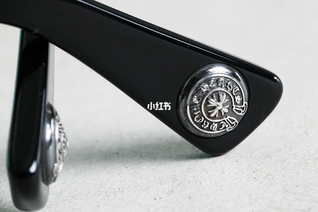 每天一个穿搭灵感  #chromehearts克罗心  #克罗心  #穿搭薯  #眼镜