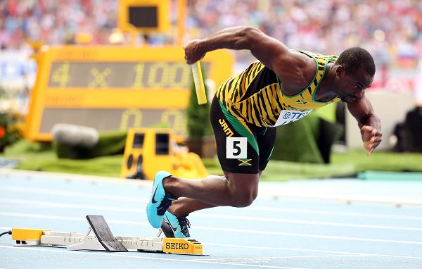 图文世锦赛男子4100米接力卡特起跑瞬间