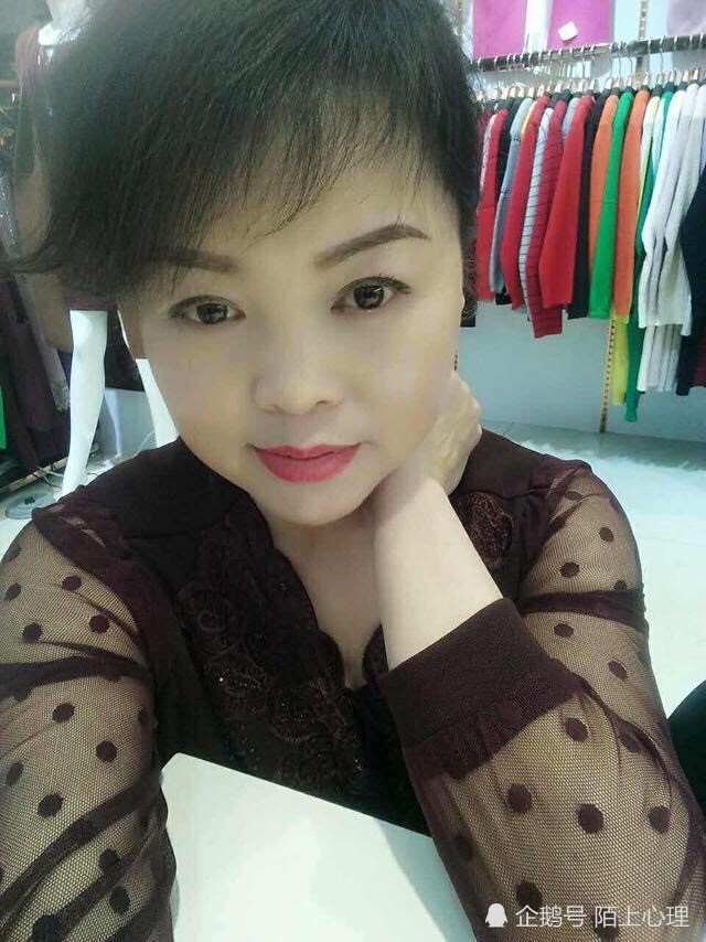 50岁大龄剩女的路还很长要不要坚持到底