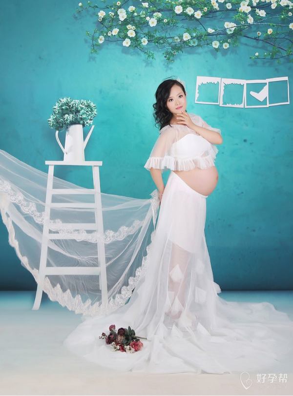 孕七个月时候的大肚照新鲜出炉了